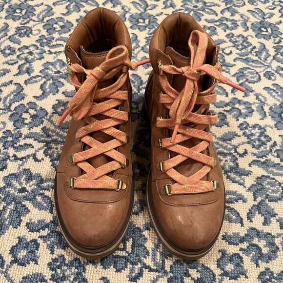 Sorel Women's Lennox Waterproof Hiker Boot in VELVET TAN/GUM, Size 9 - Picture 2 of 6